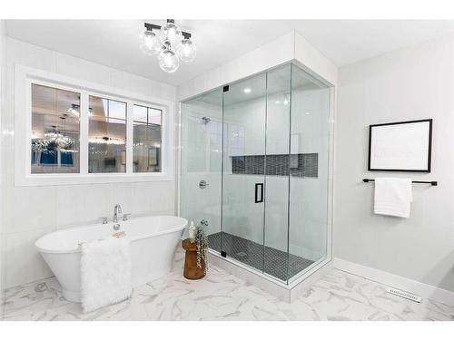 25 Stillwater Bay, Heritage Pointe, AB - Indoor Photo Showing Bathroom