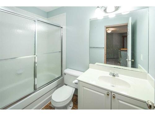14237 Evergreen View Sw, Calgary, AB - Indoor Photo Showing Bathroom