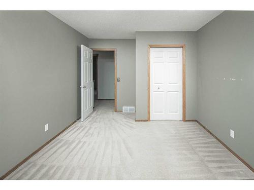14237 Evergreen View Sw, Calgary, AB - Indoor Photo Showing Other Room