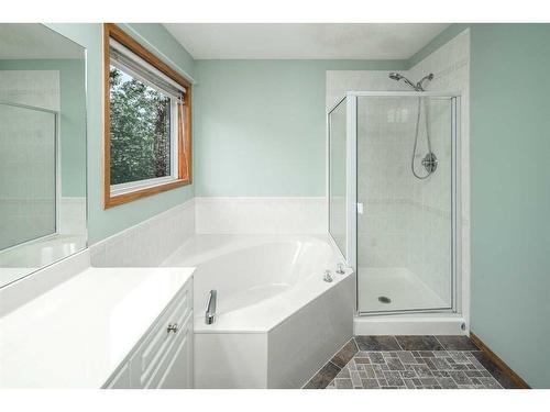 14237 Evergreen View Sw, Calgary, AB - Indoor Photo Showing Bathroom
