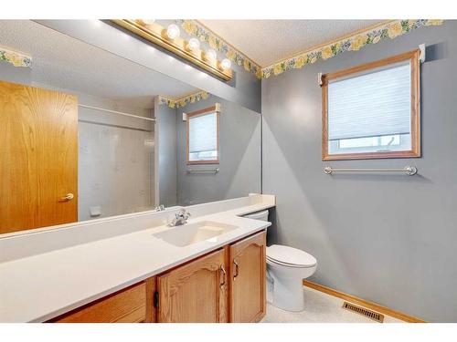 273 Woodside Road Nw, Airdrie, AB - Indoor Photo Showing Bathroom