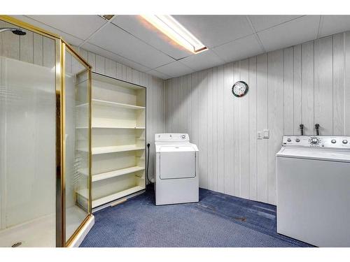 273 Woodside Road Nw, Airdrie, AB - Indoor Photo Showing Laundry Room