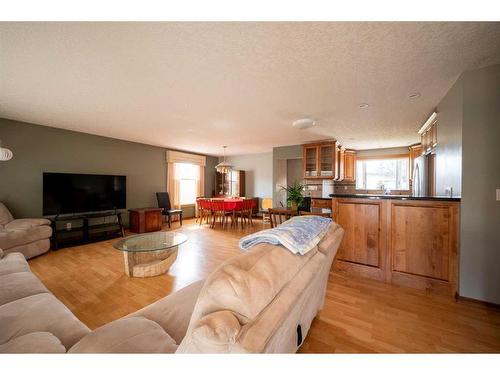 76 Lake Huron Place Se, Calgary, AB - Indoor Photo Showing Living Room