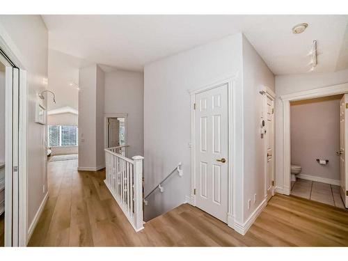 1537 Strathcona Drive Sw, Calgary, AB - Indoor Photo Showing Other Room