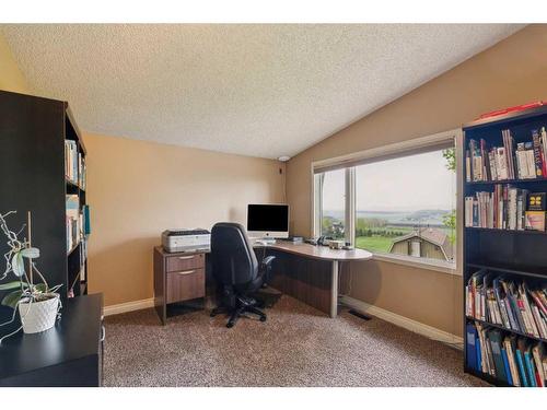 200-80054 226 Avenue West, Rural Foothills County, AB - Indoor Photo Showing Office