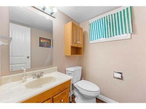 18 Mckernan Place Se, Calgary, AB - Indoor Photo Showing Bathroom