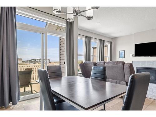 47 Heritage Court, Cochrane, AB - Indoor Photo Showing Dining Room