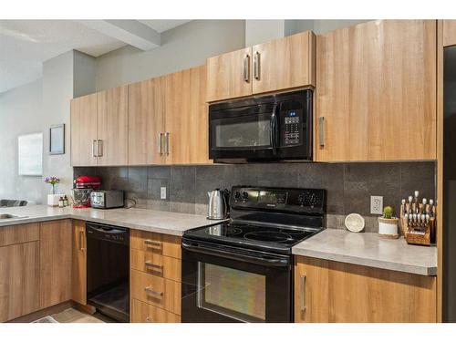 220 New Brighton Row Se, Calgary, AB - Indoor Photo Showing Kitchen