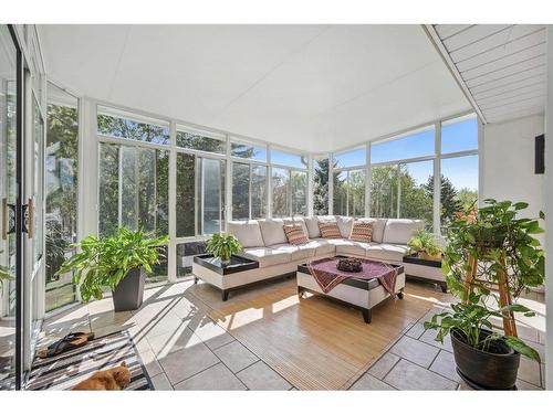 247 Edgebrook Circle Nw, Calgary, AB -  Photo Showing Living Room