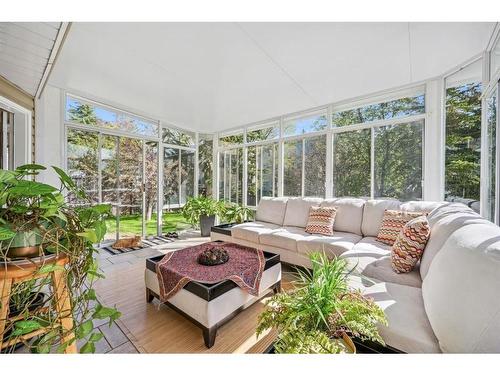 247 Edgebrook Circle Nw, Calgary, AB -  Photo Showing Living Room