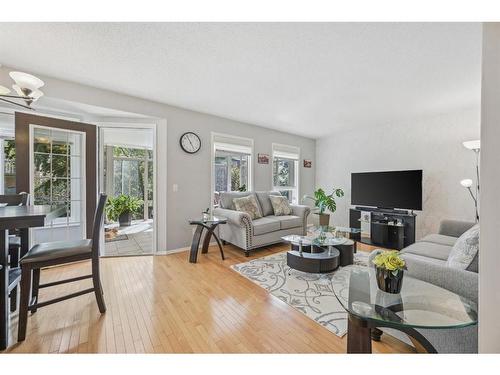 247 Edgebrook Circle Nw, Calgary, AB - Indoor Photo Showing Living Room