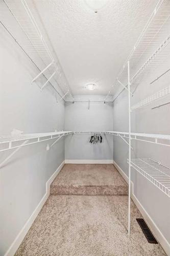 2743 16 Avenue Sw, Calgary, AB - Indoor With Storage