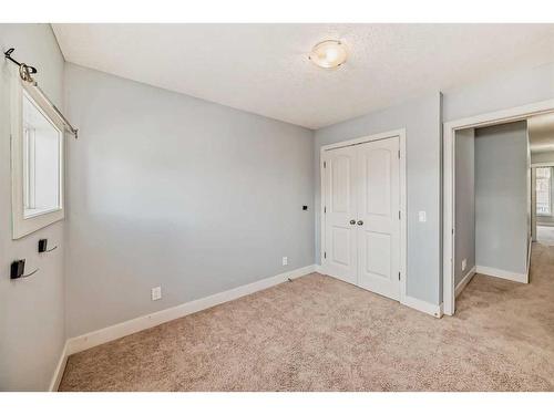 2743 16 Avenue Sw, Calgary, AB - Indoor Photo Showing Other Room