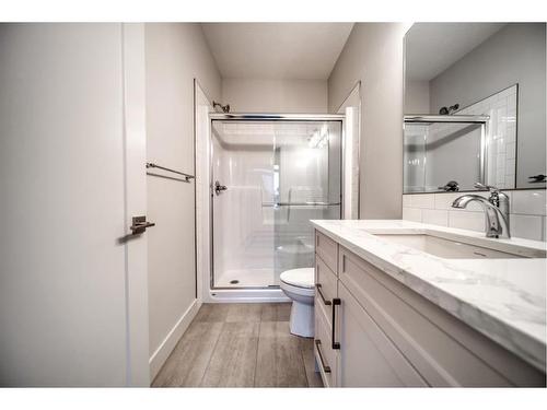 81 Royal Elm Green Nw, Calgary, AB - Indoor Photo Showing Bathroom