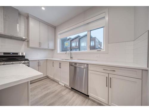 81 Royal Elm Green Nw, Calgary, AB - Indoor Photo Showing Kitchen