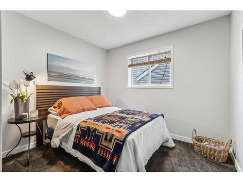47 Shawbrooke Crescent Sw, Calgary, AB - Indoor Photo Showing Bedroom