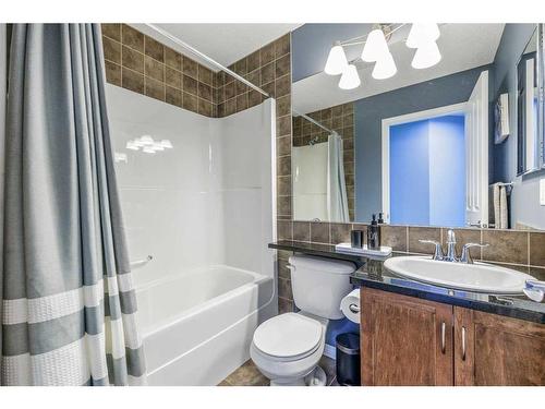 1173 New Brighton Park Se, Calgary, AB - Indoor Photo Showing Bathroom