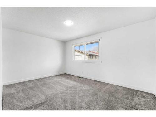 5518 Rundlehorn Drive Ne, Calgary, AB - Indoor Photo Showing Other Room