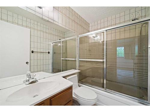 104 Midridge Close Se, Calgary, AB - Indoor Photo Showing Bathroom