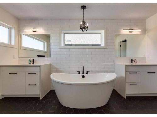304 Legacy Mount Se, Calgary, AB - Indoor Photo Showing Bathroom