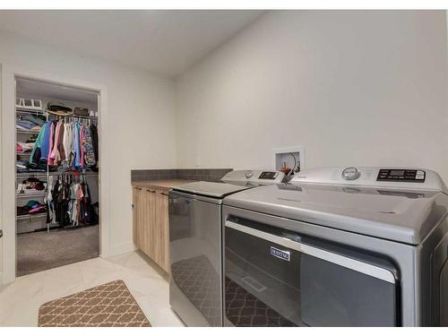 304 Legacy Mount Se, Calgary, AB - Indoor Photo Showing Laundry Room