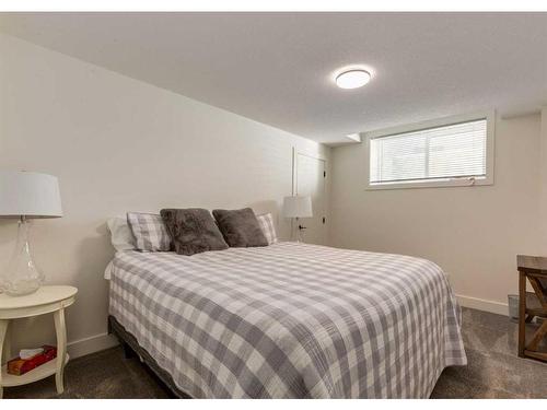 304 Legacy Mount Se, Calgary, AB - Indoor Photo Showing Bedroom