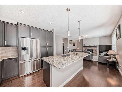 18 Rockford Road Nw, Calgary, AB - Indoor Photo Showing Kitchen With Stainless Steel Kitchen With Upgraded Kitchen