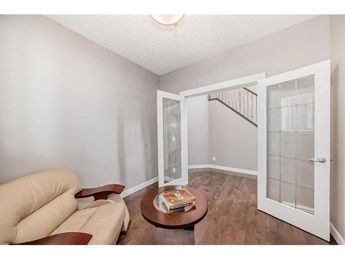 18 Rockford Road Nw, Calgary, AB - Indoor Photo Showing Other Room