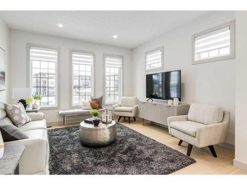 75 Greenbriar Place Nw, Calgary, AB - Indoor Photo Showing Living Room