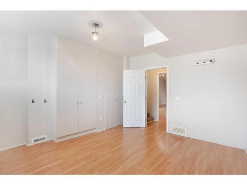 435 Evermeadow Road Sw, Calgary, AB - Indoor Photo Showing Other Room