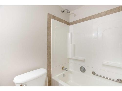435 Evermeadow Road Sw, Calgary, AB - Indoor Photo Showing Bathroom