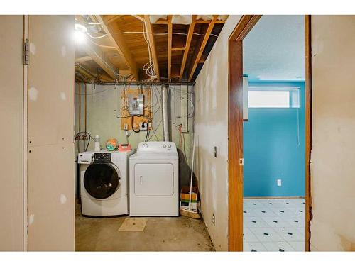 162 Dovercliffe Close Se, Calgary, AB - Indoor Photo Showing Laundry Room