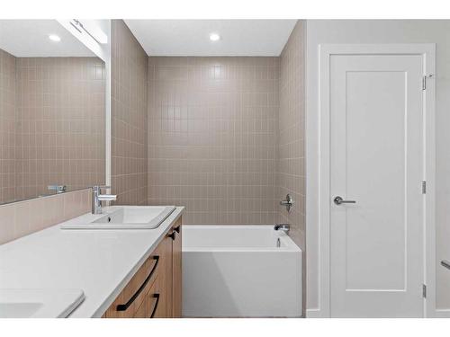 36 Carringvue Passage Nw, Calgary, AB - Indoor Photo Showing Bathroom