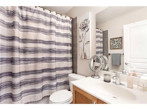 157 Sherwood Circle Nw, Calgary, AB - Indoor Photo Showing Bathroom