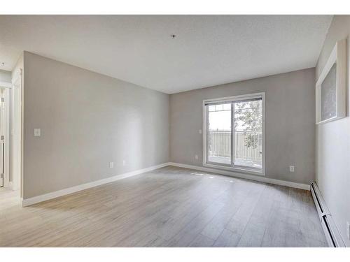 6104-70 Panamount Drive Nw, Calgary, AB - Indoor Photo Showing Other Room