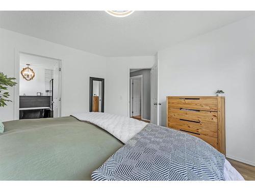 603 Auburn Bay Heights Se, Calgary, AB - Indoor Photo Showing Bedroom