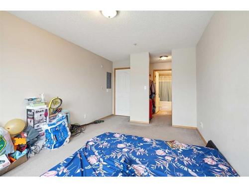 113-92 Saddletree Court Ne, Calgary, AB - Indoor Photo Showing Bedroom