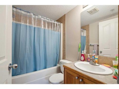 113-92 Saddletree Court Ne, Calgary, AB - Indoor Photo Showing Bathroom