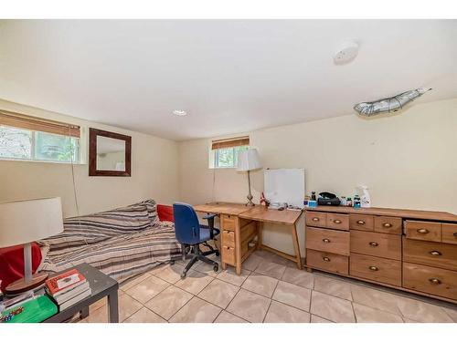 10 St Monica Avenue Se, Calgary, AB - Indoor Photo Showing Other Room