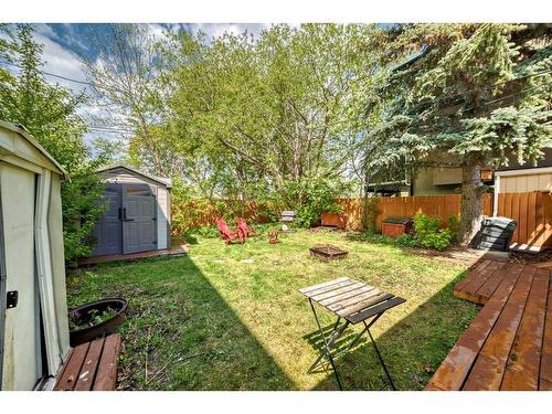 10 St Monica Avenue Se, Calgary, AB - Outdoor With Backyard