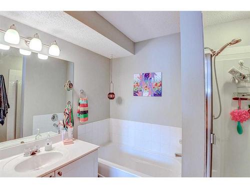 48 Chapalina Manor Se, Calgary, AB - Indoor Photo Showing Bathroom