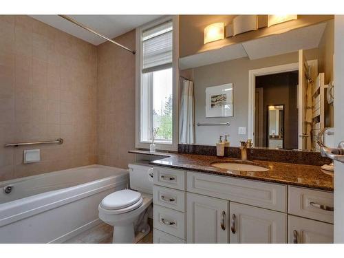 202-2121 98 Avenue Sw, Calgary, AB - Indoor Photo Showing Bathroom