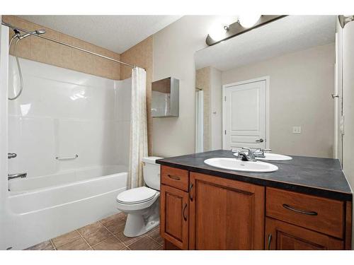 976 Copperfield Boulevard Se, Calgary, AB - Indoor Photo Showing Bathroom