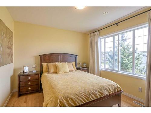 119 Hidden Creek Cove Nw, Calgary, AB - Indoor Photo Showing Bedroom