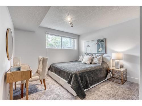 1206 Varsity Estates Road Nw, Calgary, AB - Indoor Photo Showing Bedroom