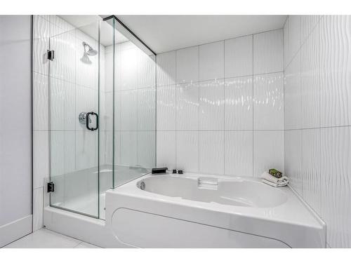 1206 Varsity Estates Road Nw, Calgary, AB - Indoor Photo Showing Bathroom