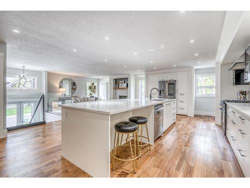 1206 Varsity Estates Road Nw, Calgary, AB - Indoor Photo Showing Kitchen With Upgraded Kitchen