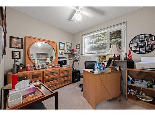 115 Deerview Court Se, Calgary, AB - Indoor Photo Showing Office