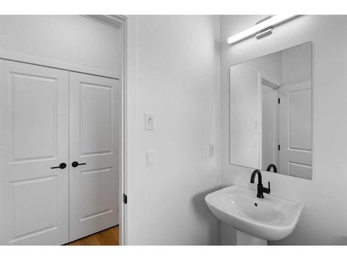 187 Baneberry Way Sw, Airdrie, AB - Indoor Photo Showing Bathroom