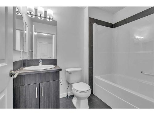 314 Auburn Crest Way Se, Calgary, AB - Indoor Photo Showing Bathroom